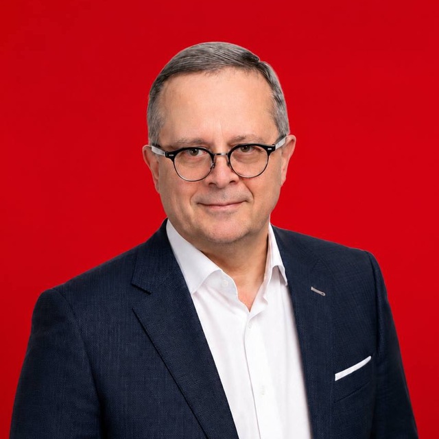 Эрик Праздников